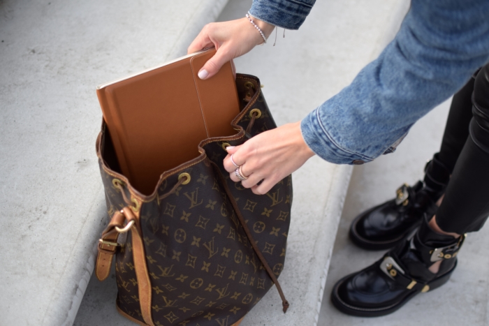 Louis Vuitton Shopper braun, Huawei MateBook braunes Leder, Boots mit Schnallen